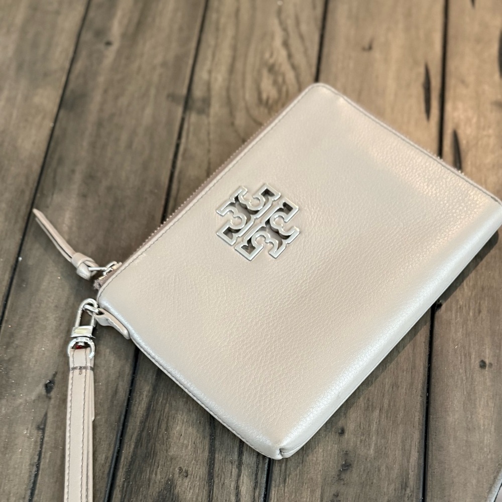 Tory Burch Britton Wristlet Clutch